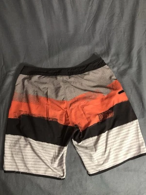 Volcom Men’s Mod Tech Board Shorts Size 33 - Image 1 of 4