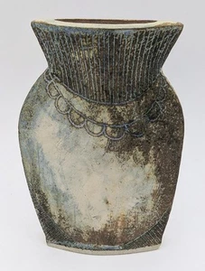 TERRI HOLMAN STUDIO POTTERY FLAT FORM VASE 2002 - Picture 1 of 9