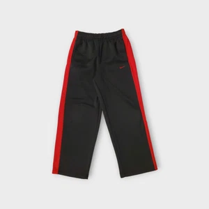 Nike Boys Therma-FIT Sweatpants Size 7 Black Red Stripe Warm Athletic Pants 20" - Picture 1 of 13