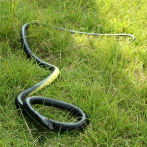1pc Rubber Fake Realistic Snake Lifelike Scary Toy Prank Party Joke Easter Gifts - Picture 1 of 11