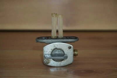 Yamaha YZ400F 1998 1999 YZ400 2000-02 YZ426F tapa del tanque de combustible de gasolina 4DP-24500-00-00 Foto 1 de 4