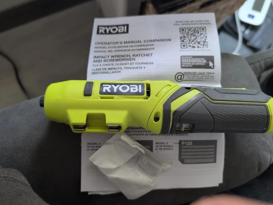 Kit de destornilladores de litio Ryobi USB 4 voltios cabezal pivotante FVD50 con 2 puntas SOLO HERRAMIENTA Foto 1 de 1