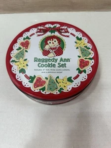 2003 Raggedy Ann Cookie Set in Dose 6" Puppe + 3 Kunststoff Ausstechformen Hasbro - Bild 1 von 7