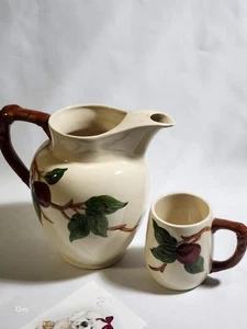 Cerámica de California vintage de 1940 manzana franciscana 64 oz. Jarra y taza - Imagen 1 de 5