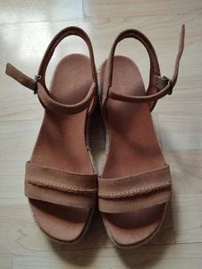 New sandals Clarks Uk6 natural suede beige - Picture 1 of 4