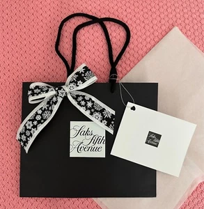 New SAKS FIFTH AVENUE HOLIDAY Store SHOPPING Paper BAG+GIFT TAG+SNOWFLAKE RIBBON - Picture 1 of 8