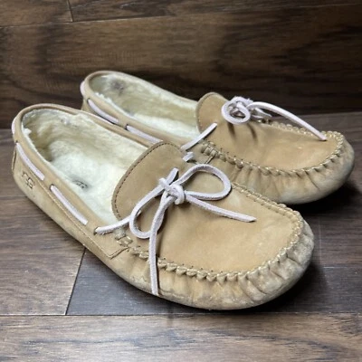 Zapatillas UGG para mujer talla 9 mocasines planos 5131 cuero marrón piel de oveja con cordones Foto 1 de 4