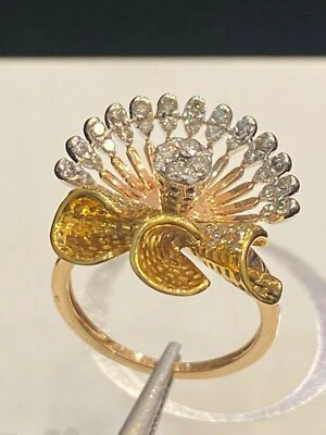 Pave 1.10 Cts Round Brilliant Cut Diamonds Floral Cocktail Ring In 750 18K Gold - Image 1 of 4