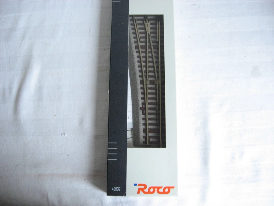 WK63/4* Roco Line m. Bettung 42532 Weiche links OVP NEUwertig - Bild 1 von 1