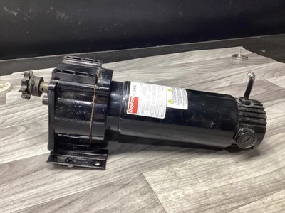 MOTORREDUCTOR DAYTON DC 1/4HP 2.30A 42 RPM 2H579C #102B100PR2 Foto 1 de 4