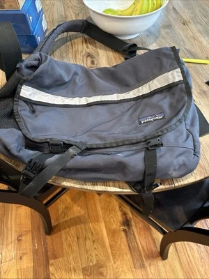 Bolso Mensajero Bandolera Patagonia Vintage Años 90 Grande Gris Vintage Foto 1 de 4