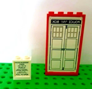 LEGO Minifigure Police Call Box Public Telephone Window Pull to Open Wndows - Picture 1 of 1