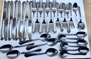 SILVERWARE ~ REED & BARTON ~ CANTER PLACE ~ 33 PC Lot ~ KNIFE FORK SPOON GOOD - Picture 1 of 6