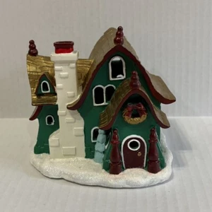 2014 Hallmark North Pole Glow Road The Snowflake Elf House Christmas Village - Picture 1 of 5