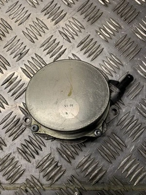 Bomba de vacío Volkswagen Touareg I 2005 diésel 128 kW 057145100AE DRA28594 Foto 1 de 3