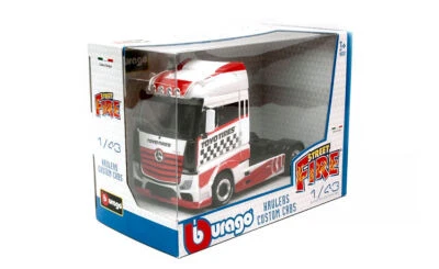 MODELLINO CAMION STATICO BURAGO MERCEDES ACTROS GIGASPACE TOYO TIRES 1/43 - Immagine 1 di 4