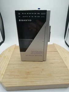 Vintage Sanyo Stereo Radio Cassette Player WALKMAN Model M-G32 *PARTS ONLY* - Picture 1 of 11