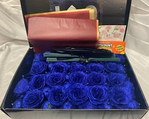 Luxe Eternal Roses ~ Bouquet Blu Glitterato, Rose Artificiali, NUOVO!(Bx aperto) - Foto 1 di 6