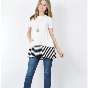Ivory Striped Contrast Short Sleeve Pocket Womens Top Sz L - Picture 1 of 1