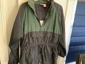 Windbreaker Damen grün und schwarz gefüttert Größe Medium Art.-Nr. 2872 - Bild 1 von 3
