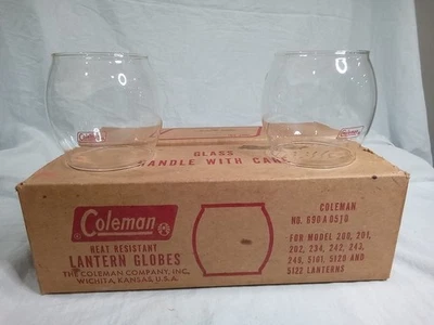 ЧЕХОЛ из 2 СМЕННЫХ ГЛОБУСОВ ФОНАРЕЙ COLEMAN КРАСНАЯ БУКВА СДЕЛАНО В МЕКСИКАНО ОТЛИЧНОЕ СОСТОЯНИЕ - Изображение 1 из 4