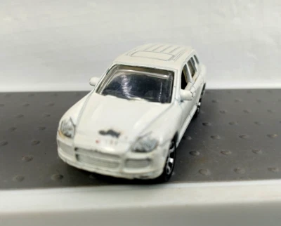 Matchbox Porsche Cayenne Turbo White Die Cast - Image 1 of 4