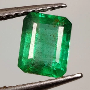 0.68 CT - Natural Emerald Fine Luster Octagon Shape Zambian - 7552 - Picture 1 of 3