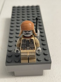 LEGO Star Wars Pao Minifig w/ sticker backpack, MINT CONDITION