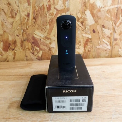 Cámara digital Ricoh THETA S 14,0 MP - negra con caja y estuche Foto 1 de 4