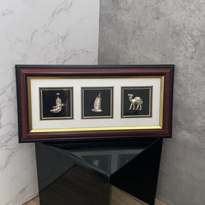 Gerahmtes Dubai Souvenir Wandbild - Silber Dolch Kamel Hotel Design Reisedeko - Bild 1 von 9