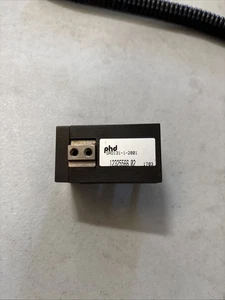 NEW!! PHD GRD131-1-2001 PARALLEL GRIPPER - Picture 1 of 6