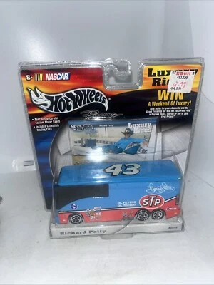 (B4) 风火轮 Richard Petty # 43 豪华骑行 STP RV — 第 1/4 张图片