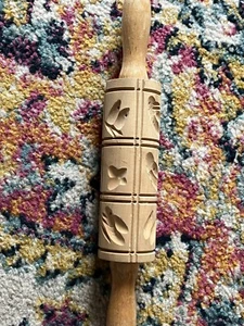 Vintage Wooden Embossed Rolling Pin Cookie Press - Picture 1 of 8