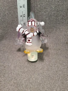 Penguin & Iceberg Night Light In Scarf and Christmas Hat On Off Switch Works - Picture 1 of 5