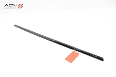 Jaguar F-Pace 2017-2023 puerta trasera izquierda lado del conductor ventana cinturón moldeado OEM Foto 1 de 4