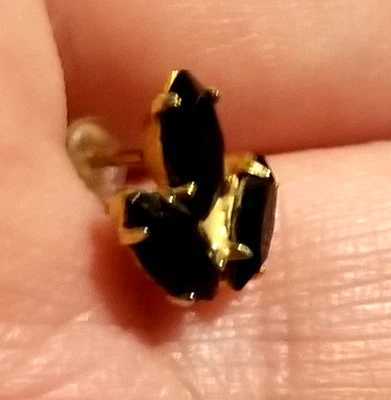 **Vintage Solid 14k Black Spinel 3 Marquis Cut Stones Stud Single Earring** - Imagem 1 de 4