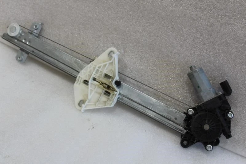 Regulador de ventana de puerta trasera lado pasajero derecho Acura TLX 2015 con motor Foto 1 de 4