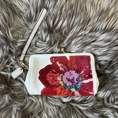 Bolso Muñequera Coach 2005 Poppy for Peace Kisslock Blanco + Gamuza Rosa Floral... Foto 1 de 4