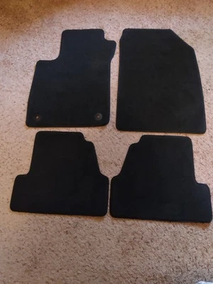 Alfombrillas negras Buick Encore SUV 2013-2019 para 1ª y 2ª fila ¡NUEVAS!! Foto 1 de 4