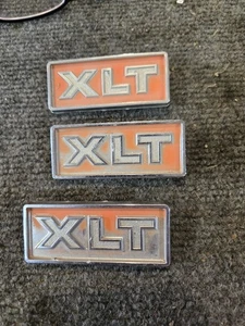 Lote de 3 emblemas XLT de colección para camioneta Ford F150 F250 1973-1979 #D7TB-10023A48-AWA - Imagen 1 de 6