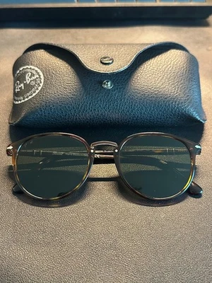 Gafas de sol Persol TYPEWRITER EVOLUTION PO 3210S Habana/Verde (24/31) Foto 1 de 3