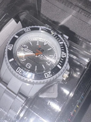 Ice-Watch Women's CS.SR.S.P.10 Classic Solid Silver-Tone Plastic Watch - Image 1 of 4