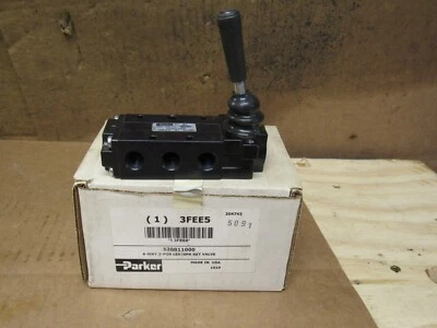 PARKER 4-WAY 2-POS LEVER/SPR RETAINING VALVE 520811000 - Image 1 of 4