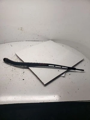 CTS       2011 Wiper Arm               1107732 - Image 1 of 4