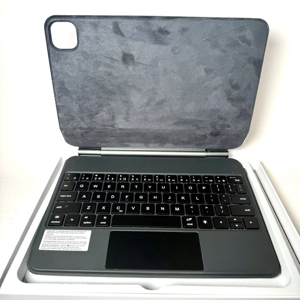 Funda con teclado con suspensión magnética para iPad Pro de 11" y iPad Air de 10,9" usada probada Foto 1 de 4