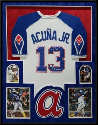 CAMISETA DE GAMUZA ENMARCADA ATLANTA BRAVES RONALD ACUNA JR AUTOGRAFIADA CON INSCRIPCIÓN CERTIFICADO DE AUTENTICIDAD JSA Foto 1 de 4