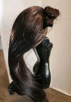 Peluca de moda IMSCO World Of Dolls estilo M-340 talla 7 color 4 flequillos rizados marrón oscuro  Foto 1 de 4