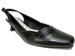 easy street stunning slingback pumps