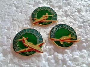 Job lot of 3 French airport flying club related unusual metal lapel pins - Picture 1 of 1