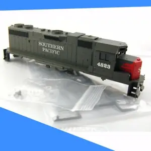 SOUTHERN PACIFIC #4823 GP38-2  SHELL COMPLETE KIT PLASTIC HANDRAILS ATHEARN HO - Picture 1 of 4